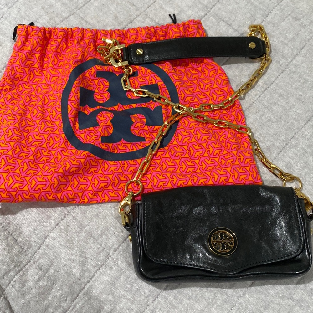 Beautiful small black Tory Burch bag & dust ruffle